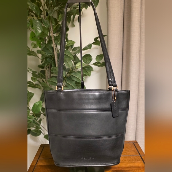 Coach Handbags - Coach Vintage Tribeca Shopper Shoulder Bag 9098